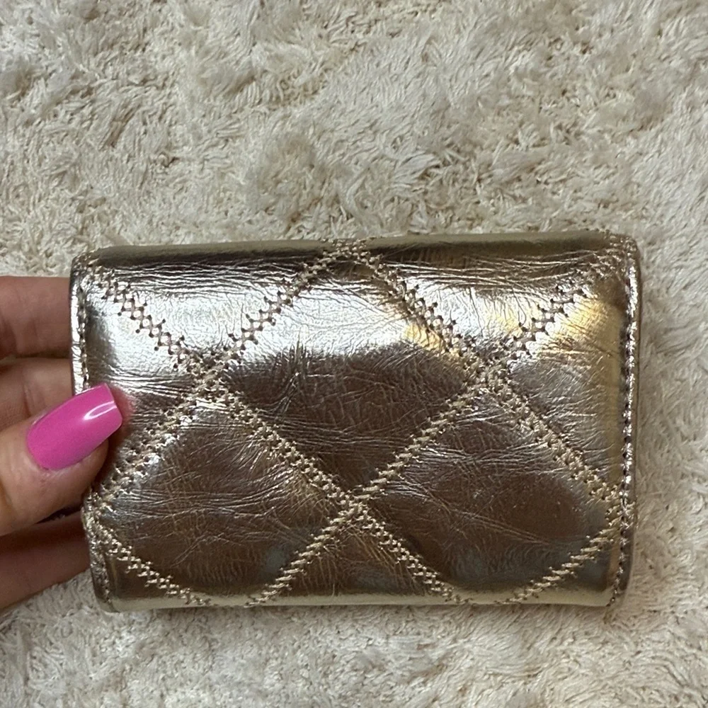 NWT Tory Burch Willa Metallic Gold Quilted Card Case